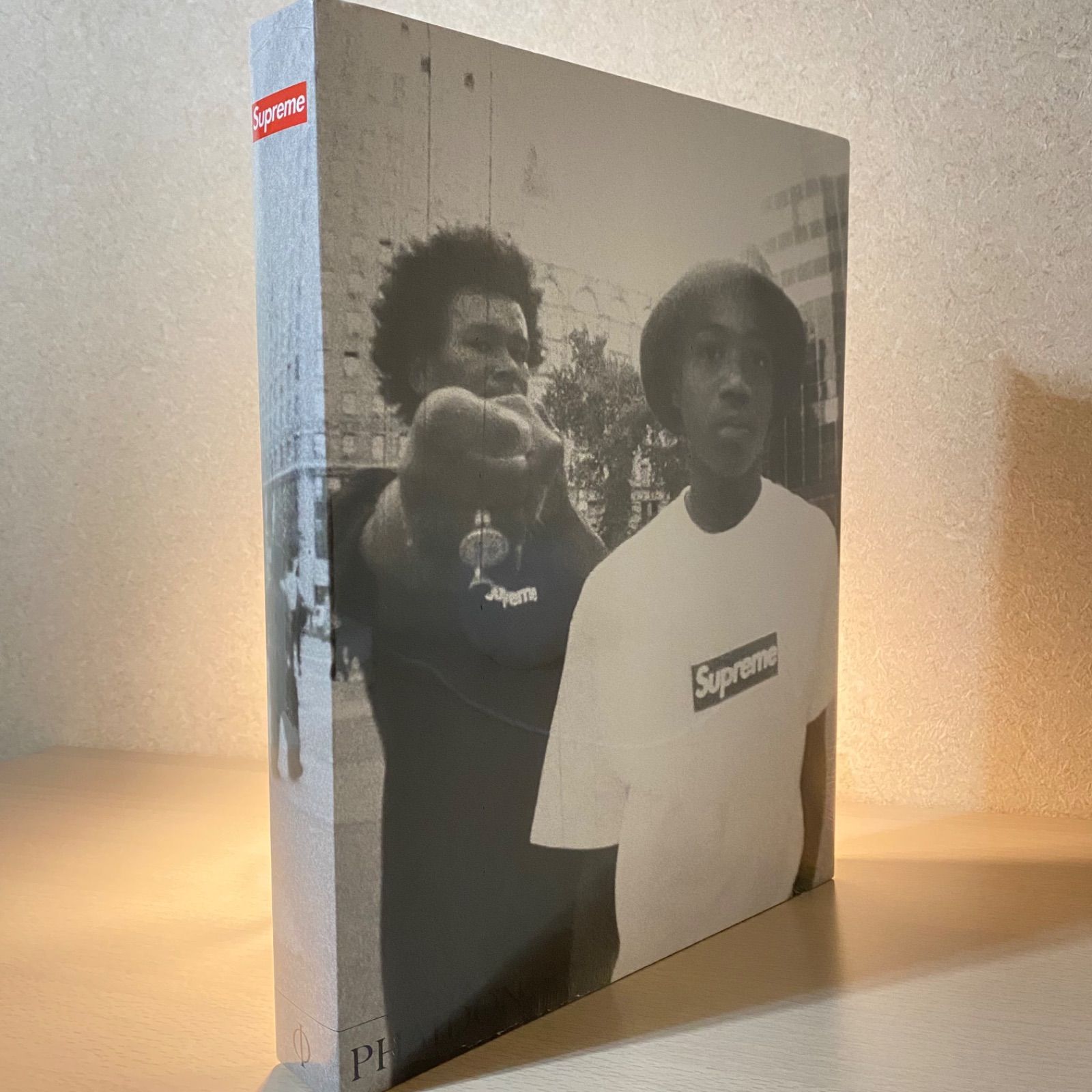 超激安 Supreme Vol 2 2020 Phaidon 写真集 4988円 雑誌