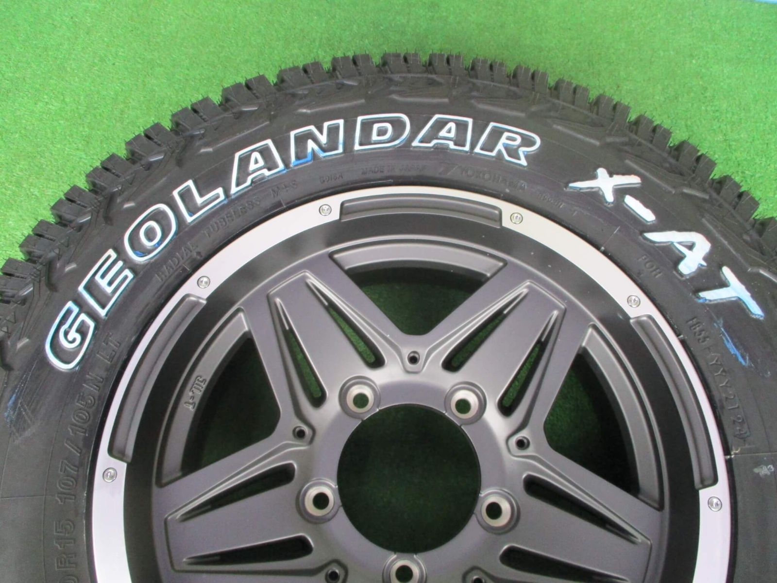 ジムニーシエラ用 中古15インチセット！　マッドクロスJB-01　6.0J-16　+0　5H139.7　195/80R15　ジオランダーX-AT付き　展示未使用品4本セット！