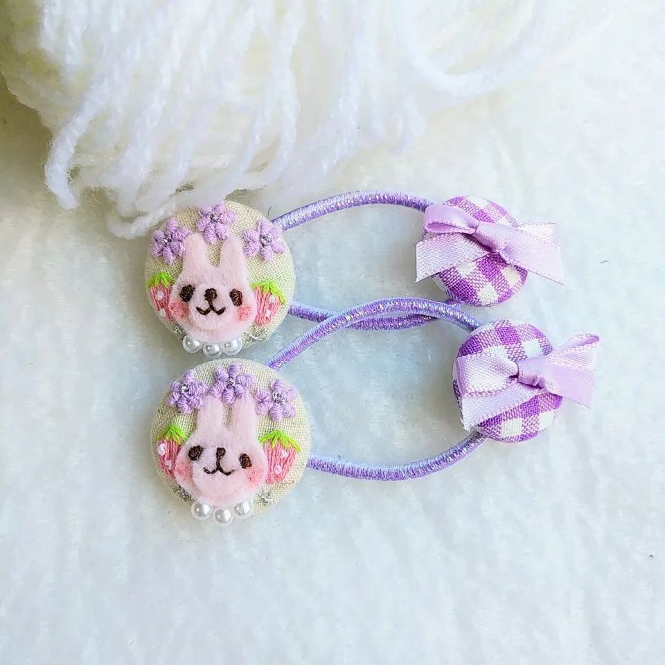 桃色うさぎさんといちご♡ラベンダーカラー♡2.7センチくるみボタン 
