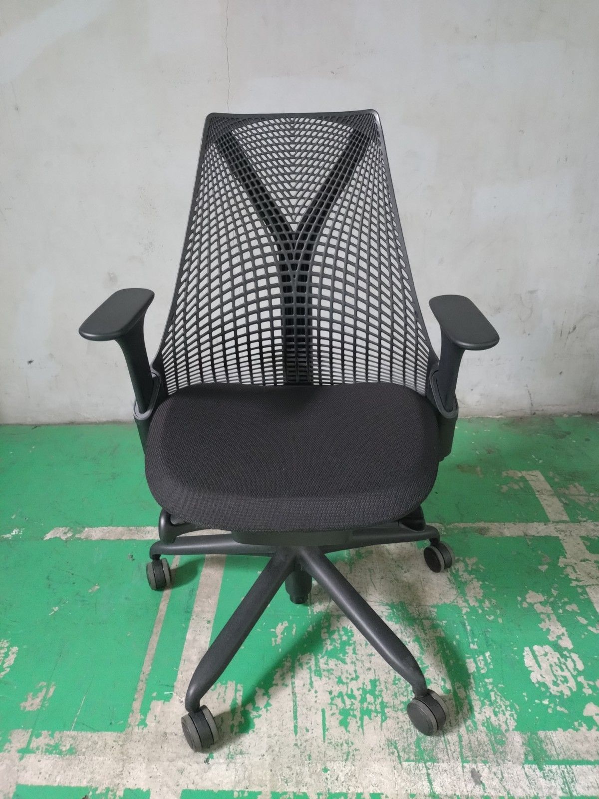 yz ハーマンミラー セイルチェア【2013年製】 可動肘付 前傾