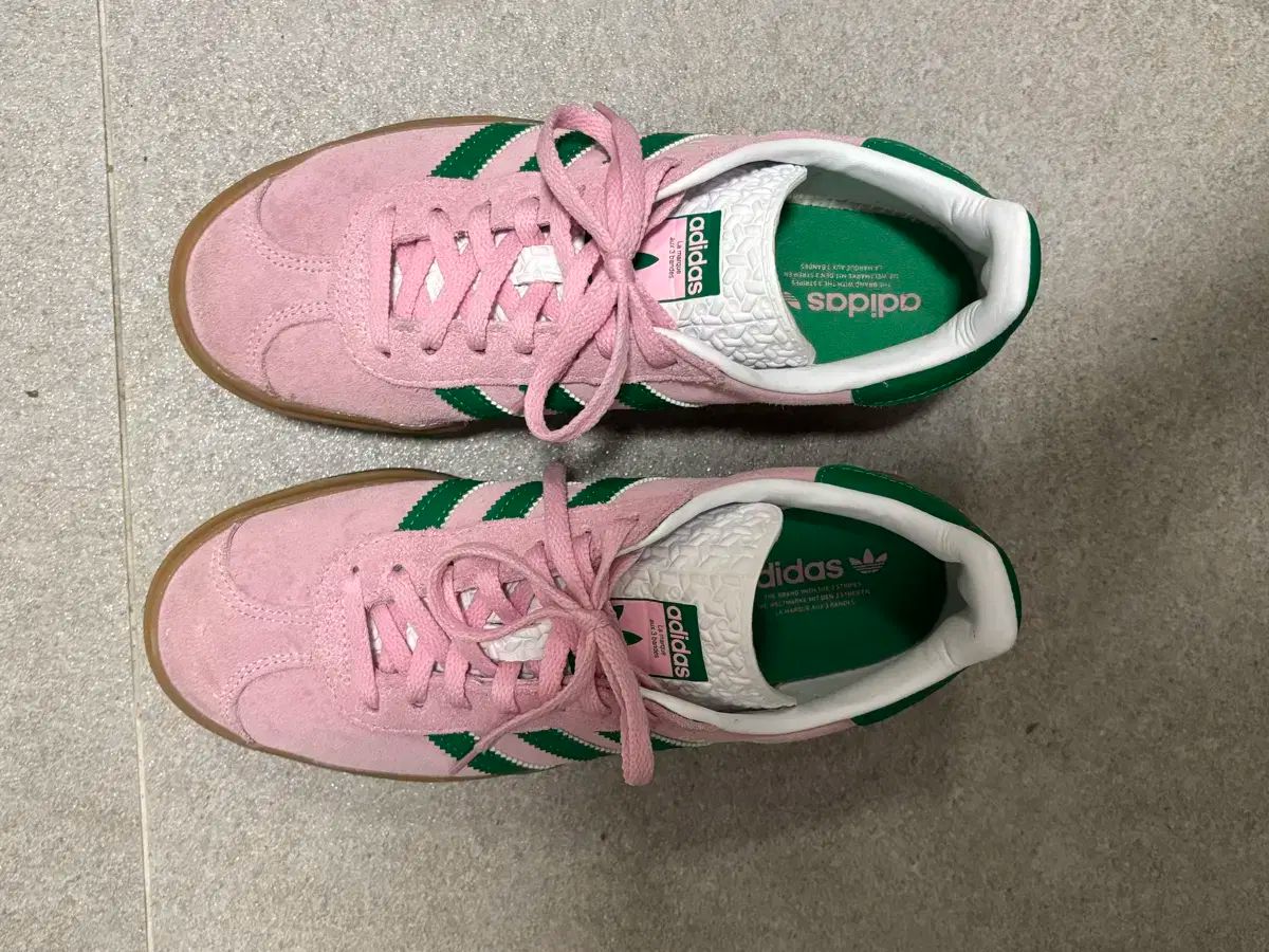 アディダス ガゼル ボールド TRUE ピンク グリーン