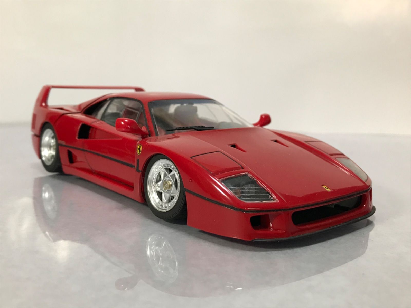 フェラーリF40 タミヤ1/24フルディスプレイキットの完成品 - メルカリ