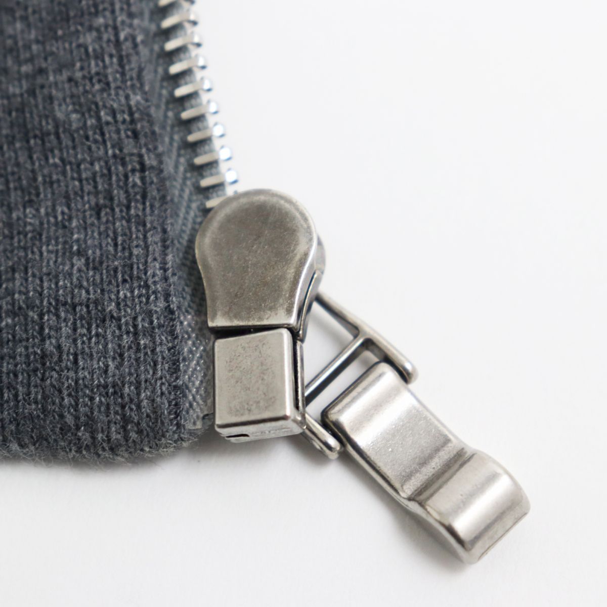 美品○モンクレール ガムブルー MAGLIA CARDIGAN ロゴワッペン ジップ