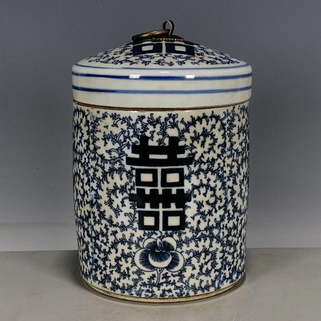 中国茶器 青花喜字茶壺 茶道具 景徳鎮 陶磁器 装飾品 現代工芸品美術品 置物 中国茶器 青花喜字茶壺 茶道具 景徳鎮 陶磁器 装飾品 現代工芸品