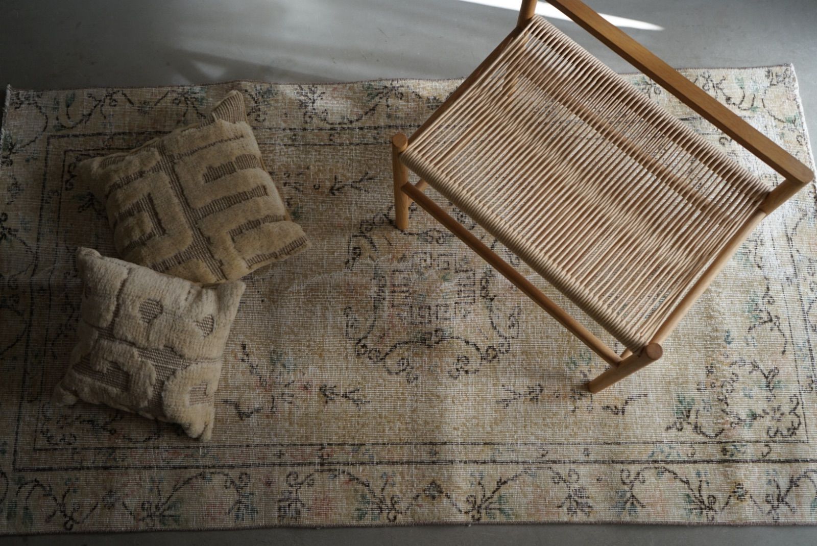 超特大140×366 くすみイエローベージュ　ボタニカル　トルコヴィンテージラグ 超特大140×366 くすみイエローベージュ ボタニカル トルコ