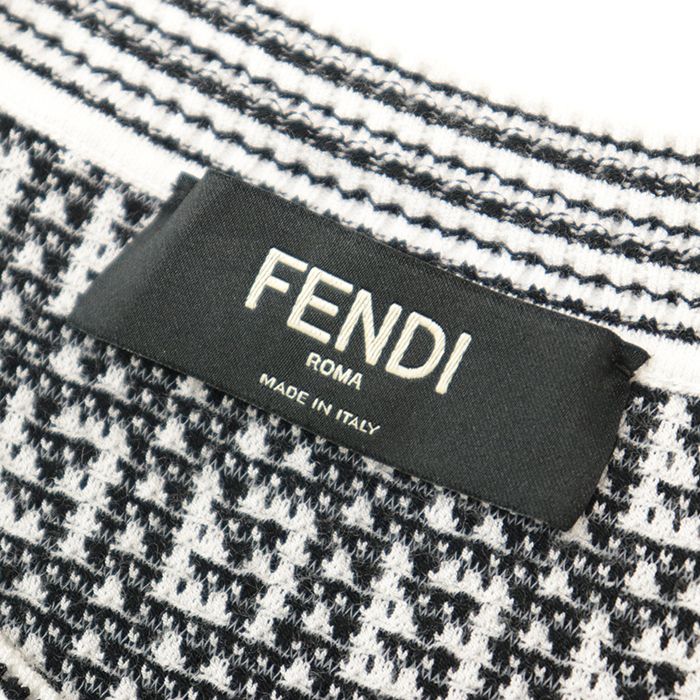 極美品】FENDI フェンディ ニット セーター 2020年製 ズッカ FF ロゴ シグネチャー モノグラム ＆ ドット ジャガード 長袖 トップス  メンズ サイズ 50 ホワイト ブラック バイカラー 白 黒 総柄 イタリア製 FZY433 AF59 - メルカリ
