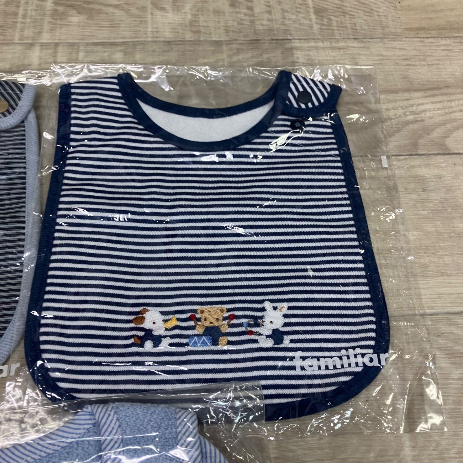 新品未使用 ファミリア スタイ よだれかけ ヨダレカケ ブルー ネイビー 
