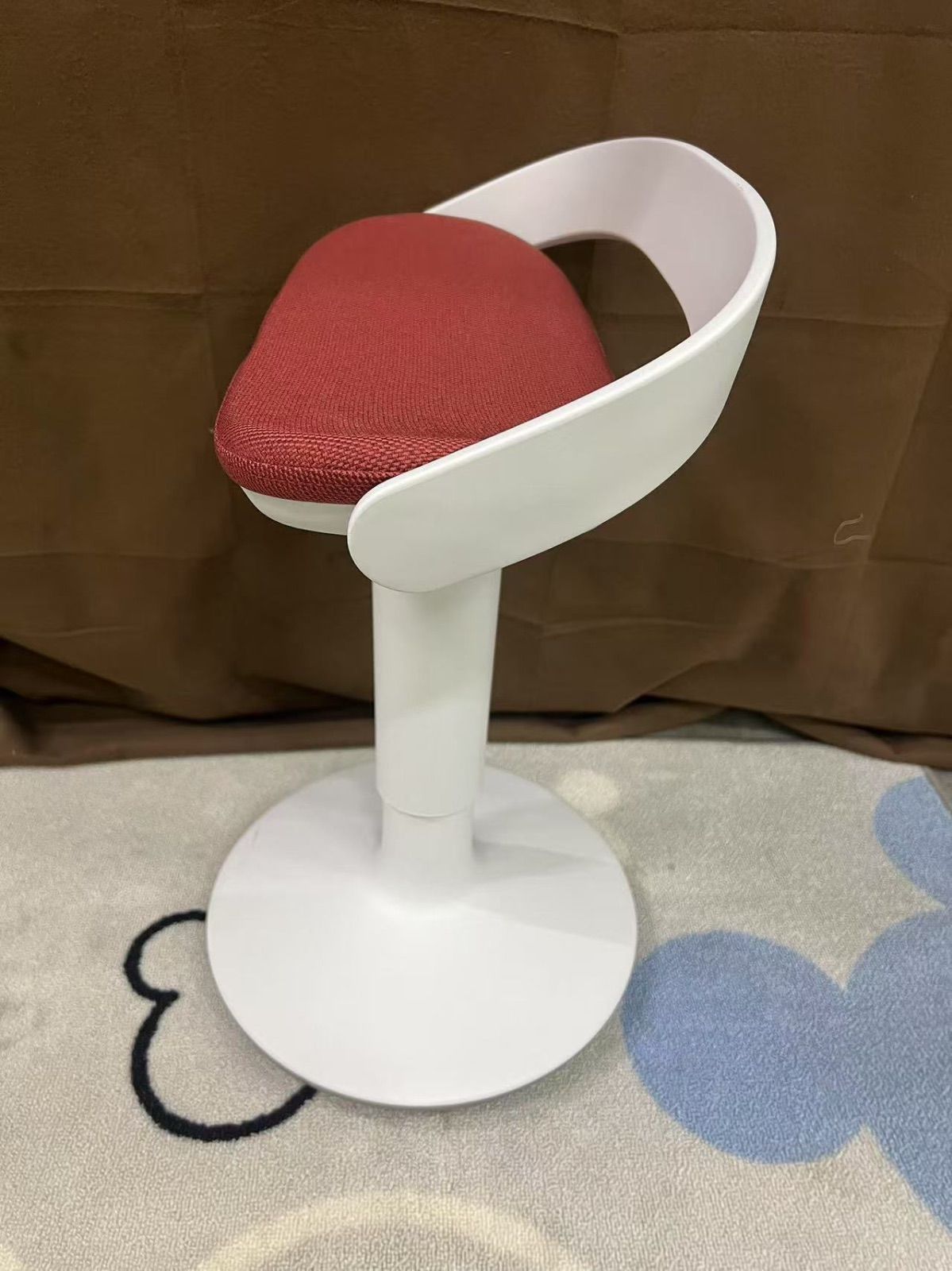 美品】コクヨ ジョイン 昇降スツール 2024年製 - メルカリ