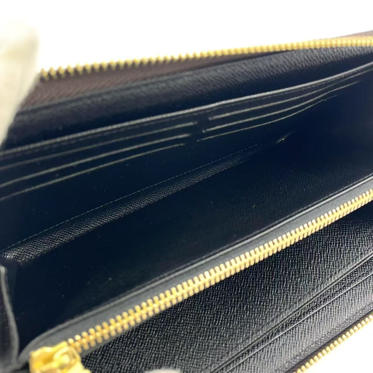 モノグラムジャイアント