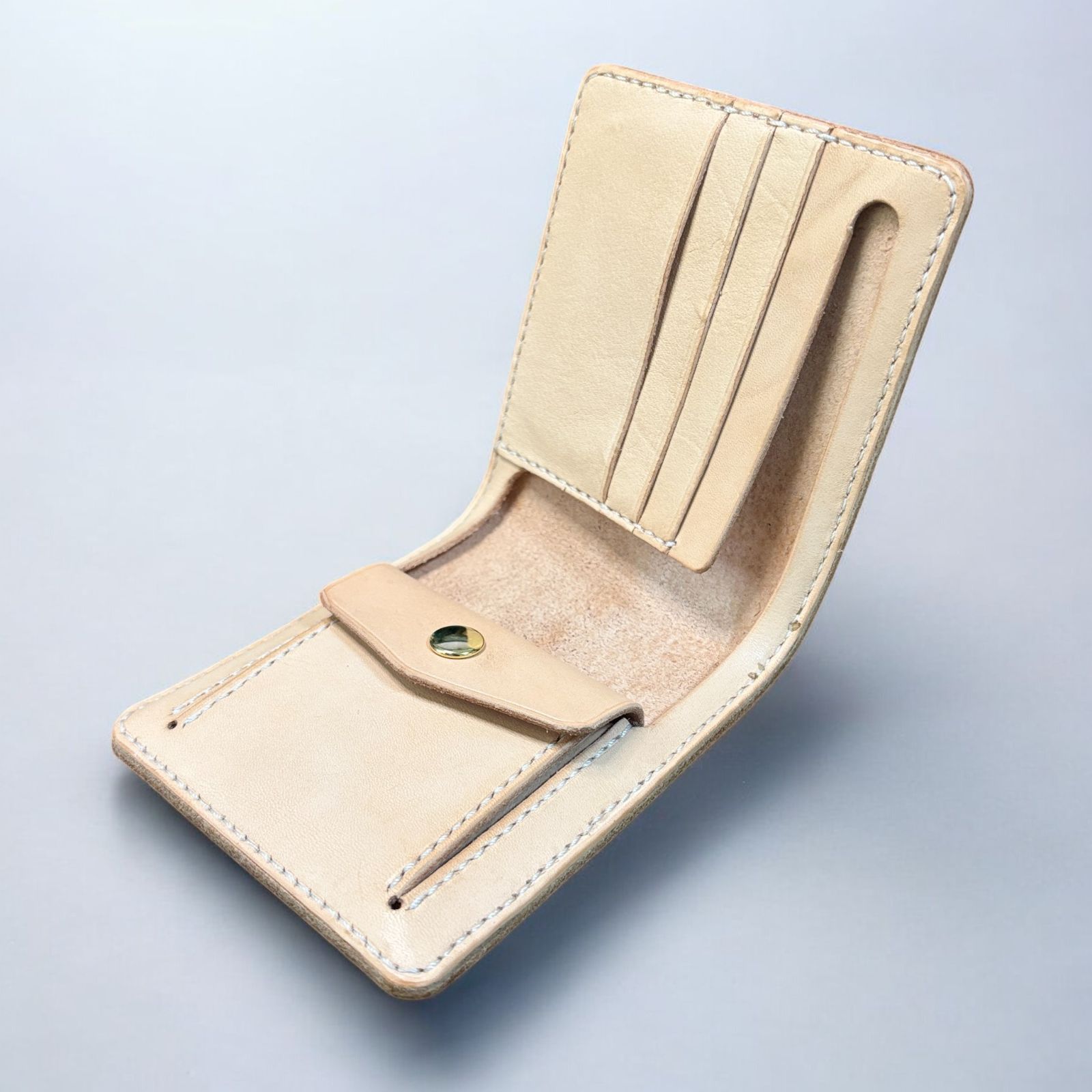 総手縫い コバ磨き仕上げ