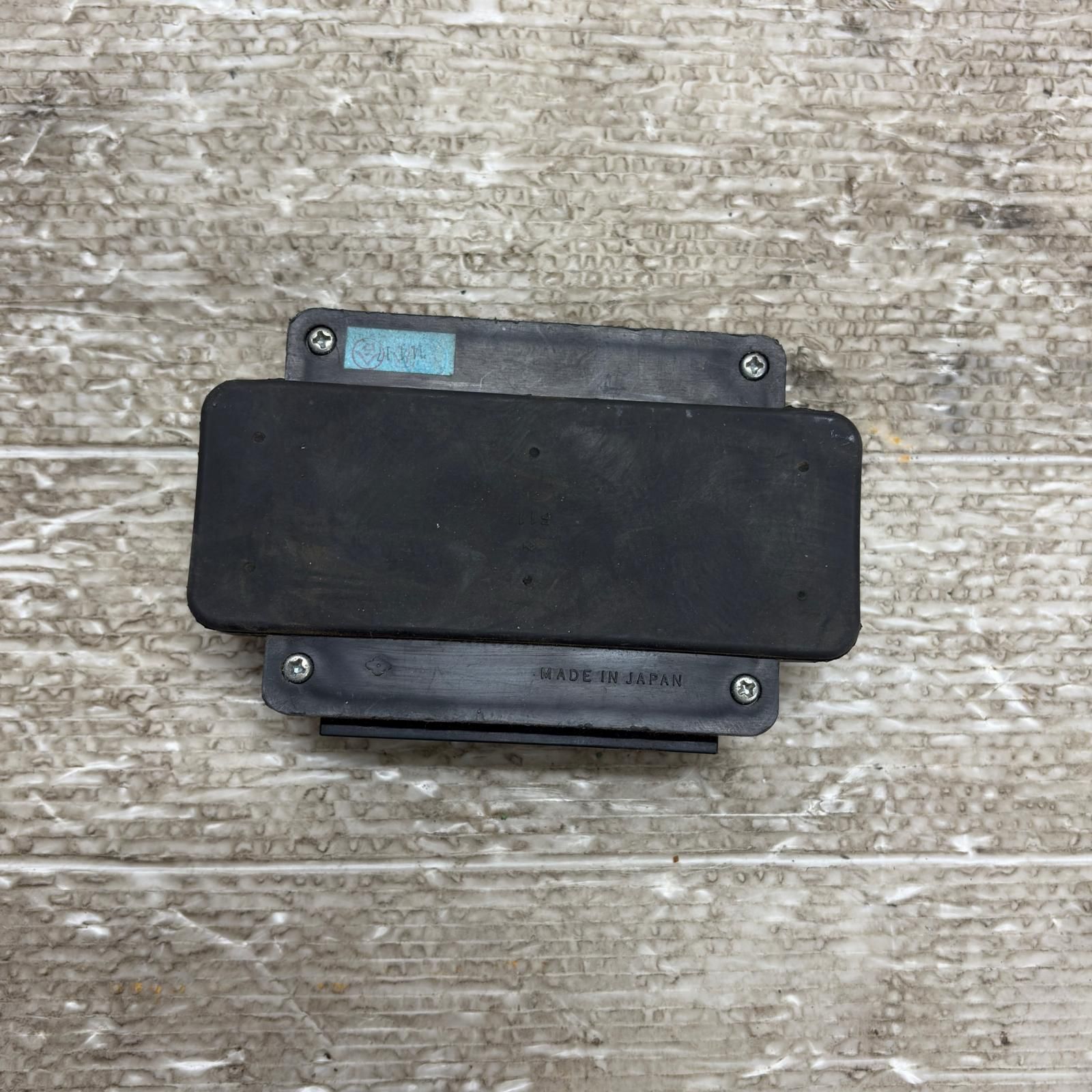 KAWASAKI バリオス2 ZR250B ヒューズボックス カワサキ