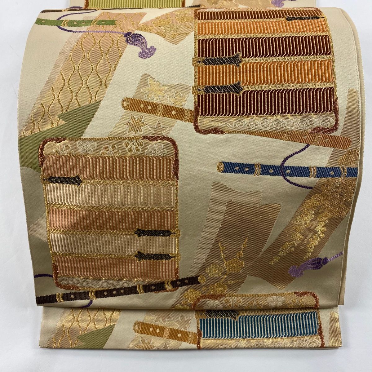 袋帯 秀品 鎧威 笛 金糸 箔 ベージュ 六通 正絹