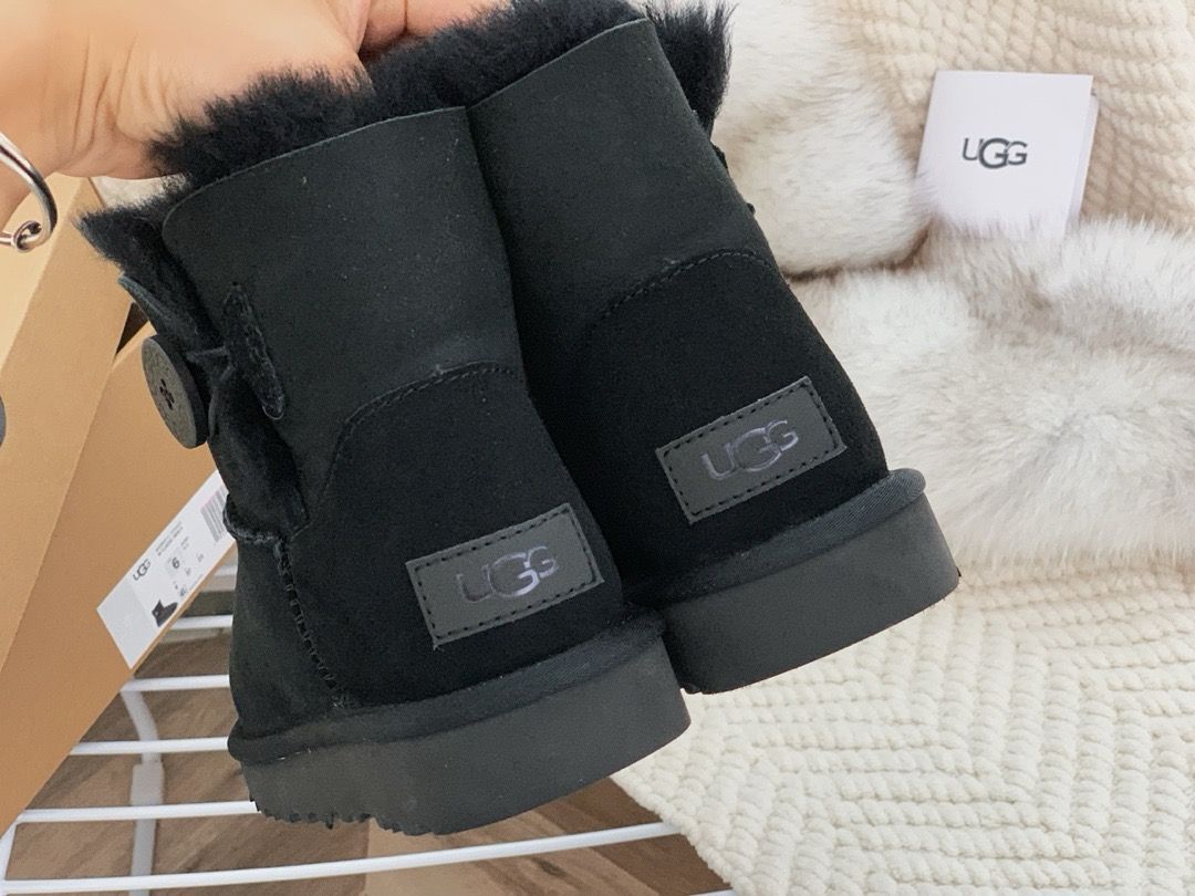UGG ブーツ 新品未使用（新品未使用 UGG アグ ハイカット