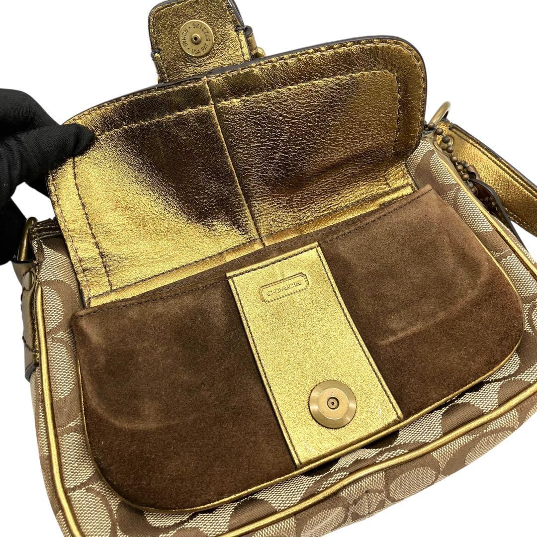 2120 Coach Soho Flap Shoulderbag Gold