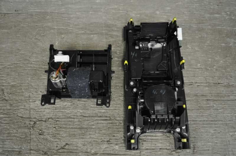 シフトパネル ドリンクホルダー