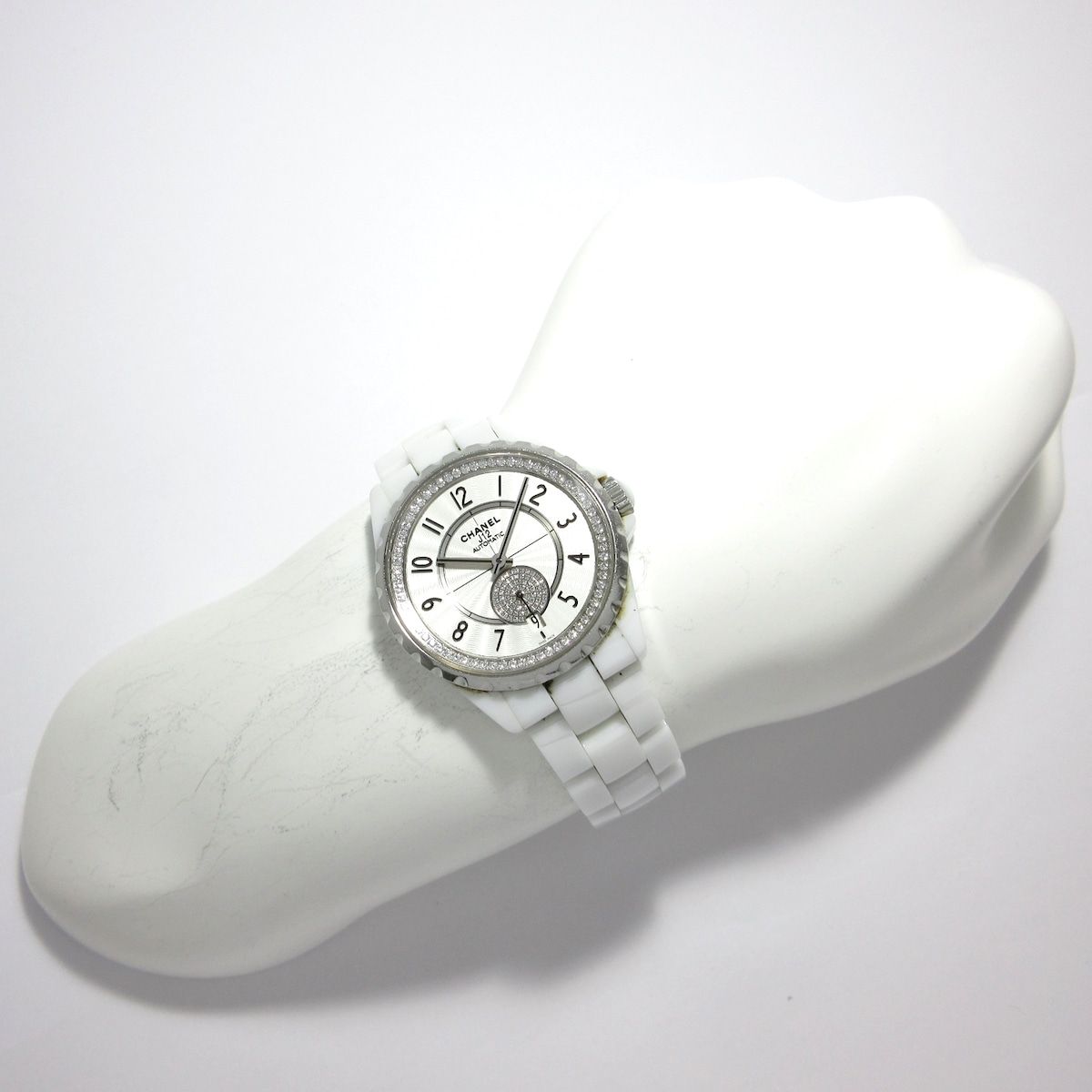 CHANEL(シャネル) 腕時計 J12 H3841 ボーイズ ホワイトセラミック/ダイヤインナーベゼル/パヴェダイヤ 白