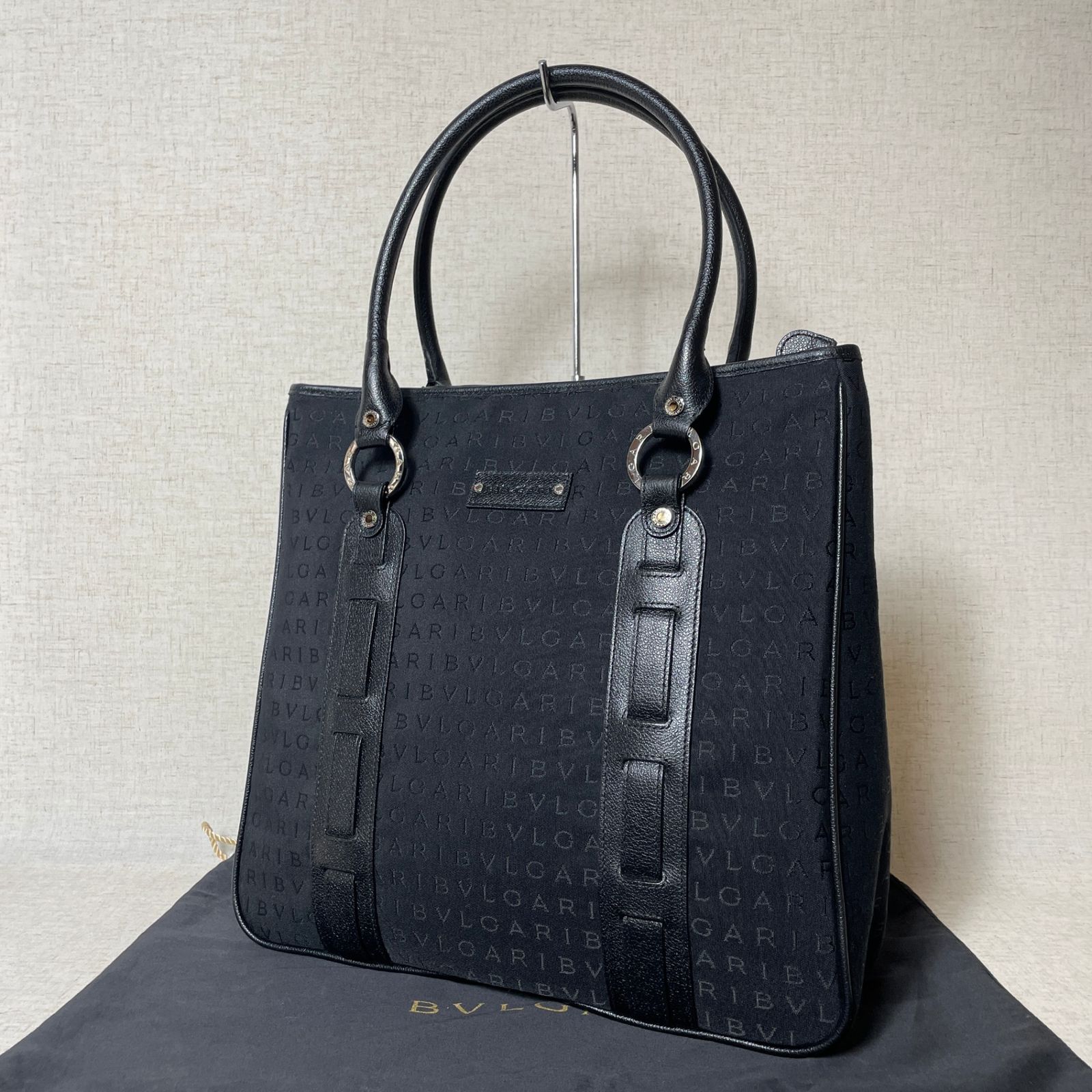 2505-35｜美品｜ブルガリ トートバッグ ブラック ロゴマニア 2505-35｜美品｜ブルガリ トートバッグ ブラック ロゴマニア
