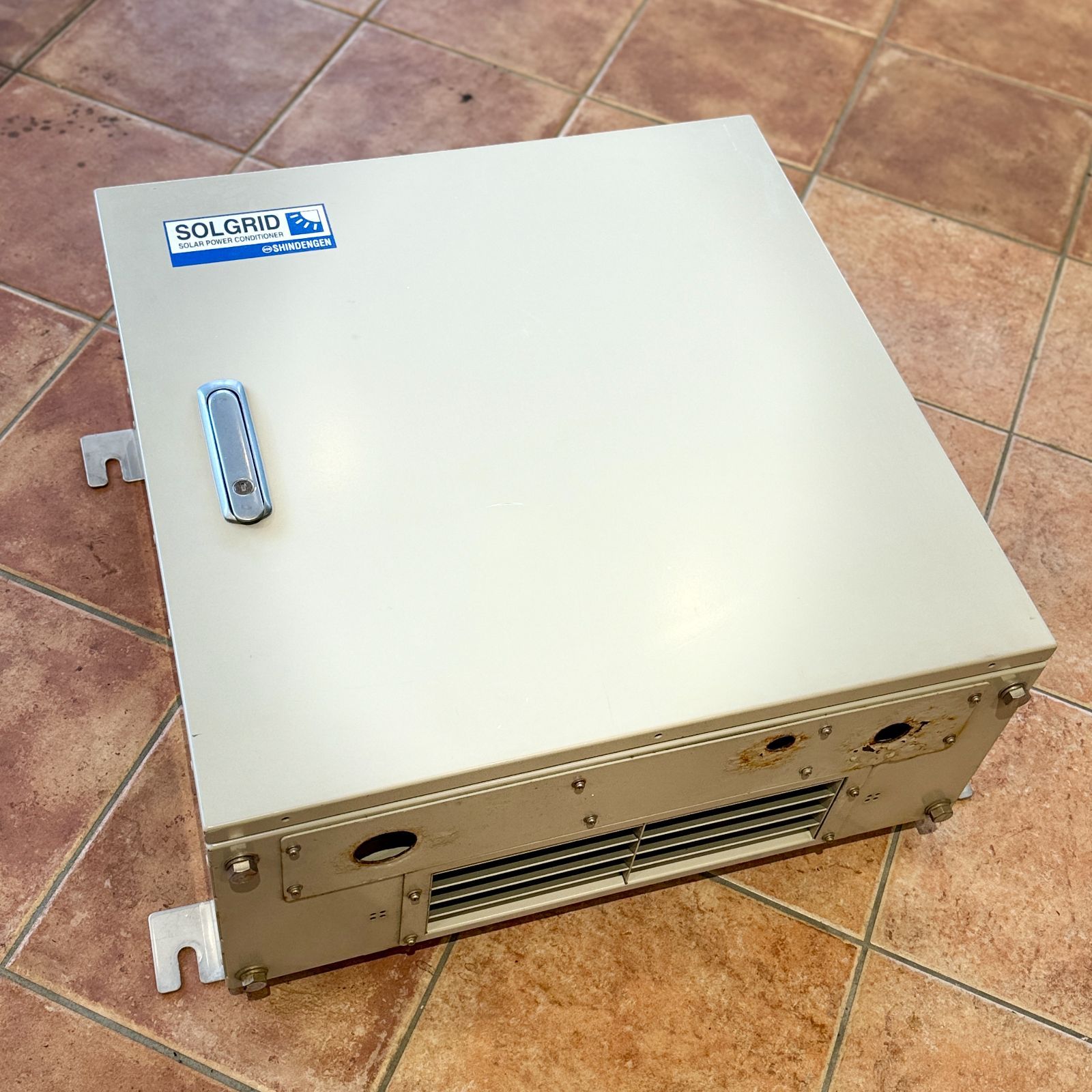 太陽光発電用 パワーコンディショナ PVS010T200 新電元工業 ジャンク品