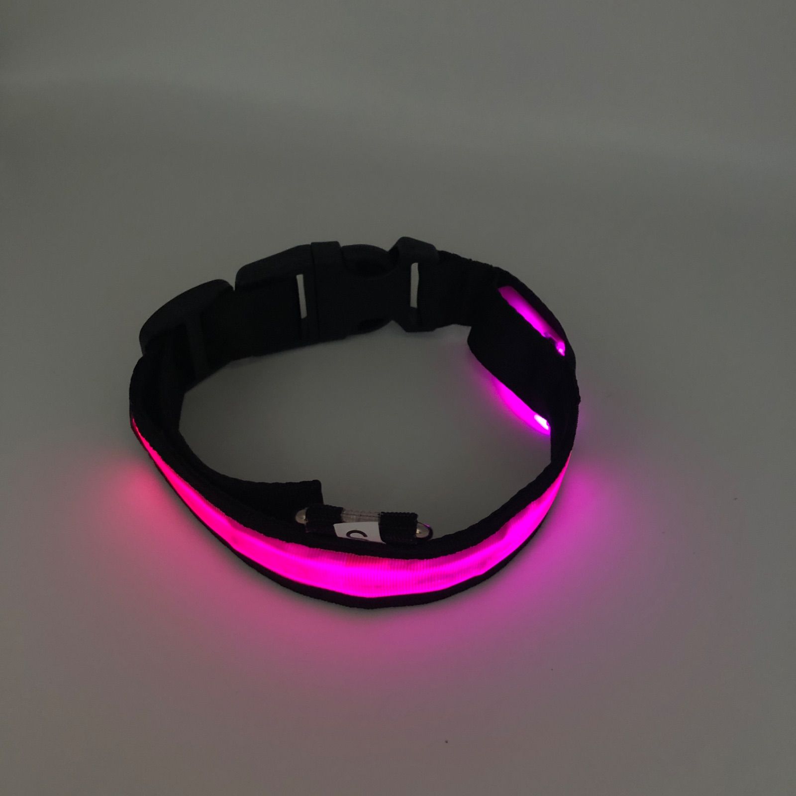 光る首輪　【おすすめ】夜間お散歩用ライト（充電式）　ピンク　＊送料無料　＊コイン電池LIR2032充電可能