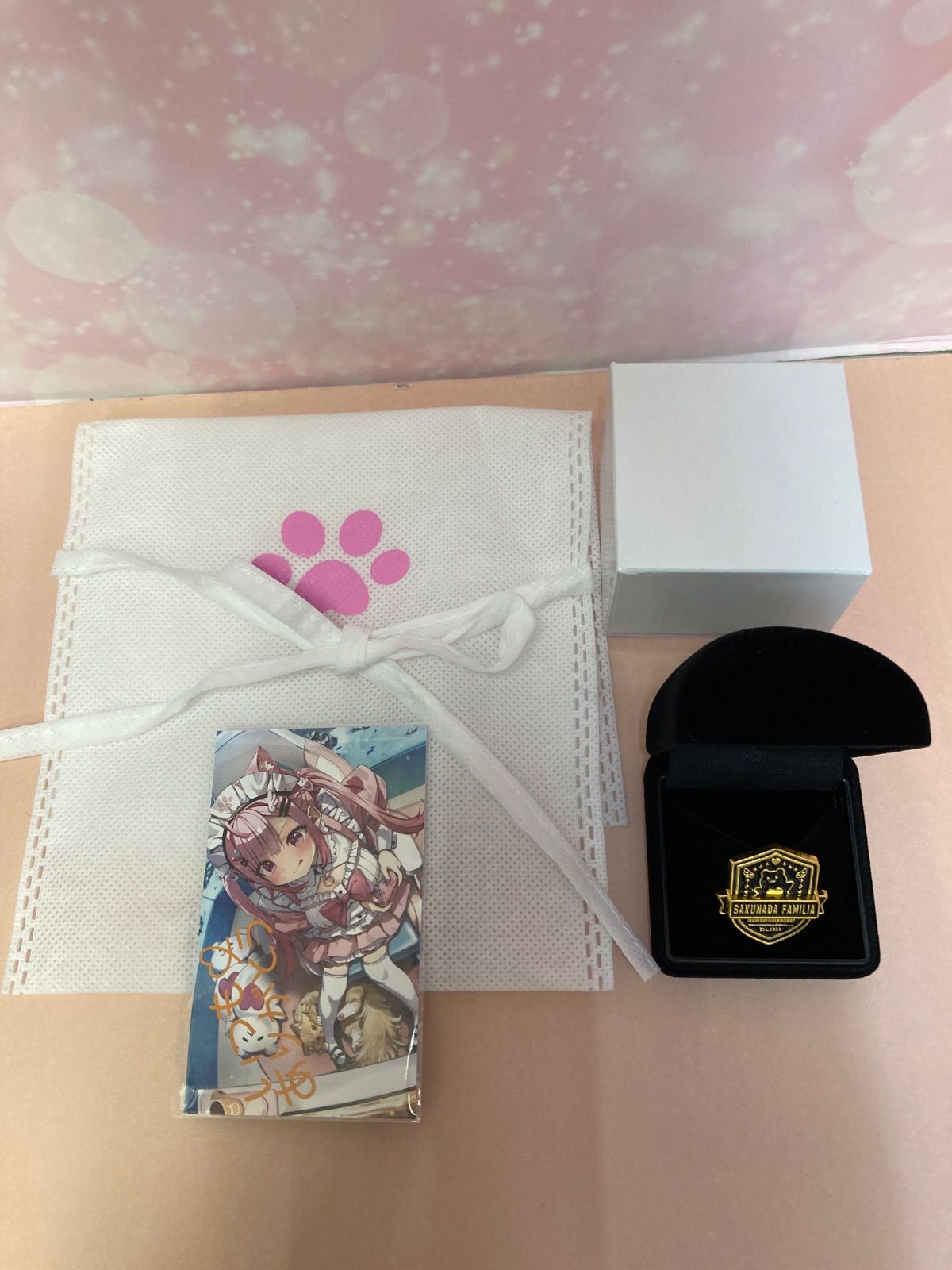 結城さくな FANBOX限定 ピンバッジ アクリルキーホルダー付き 広店】結城さくな FANBOX限定 ピンバッジ 複製サイン入りカード