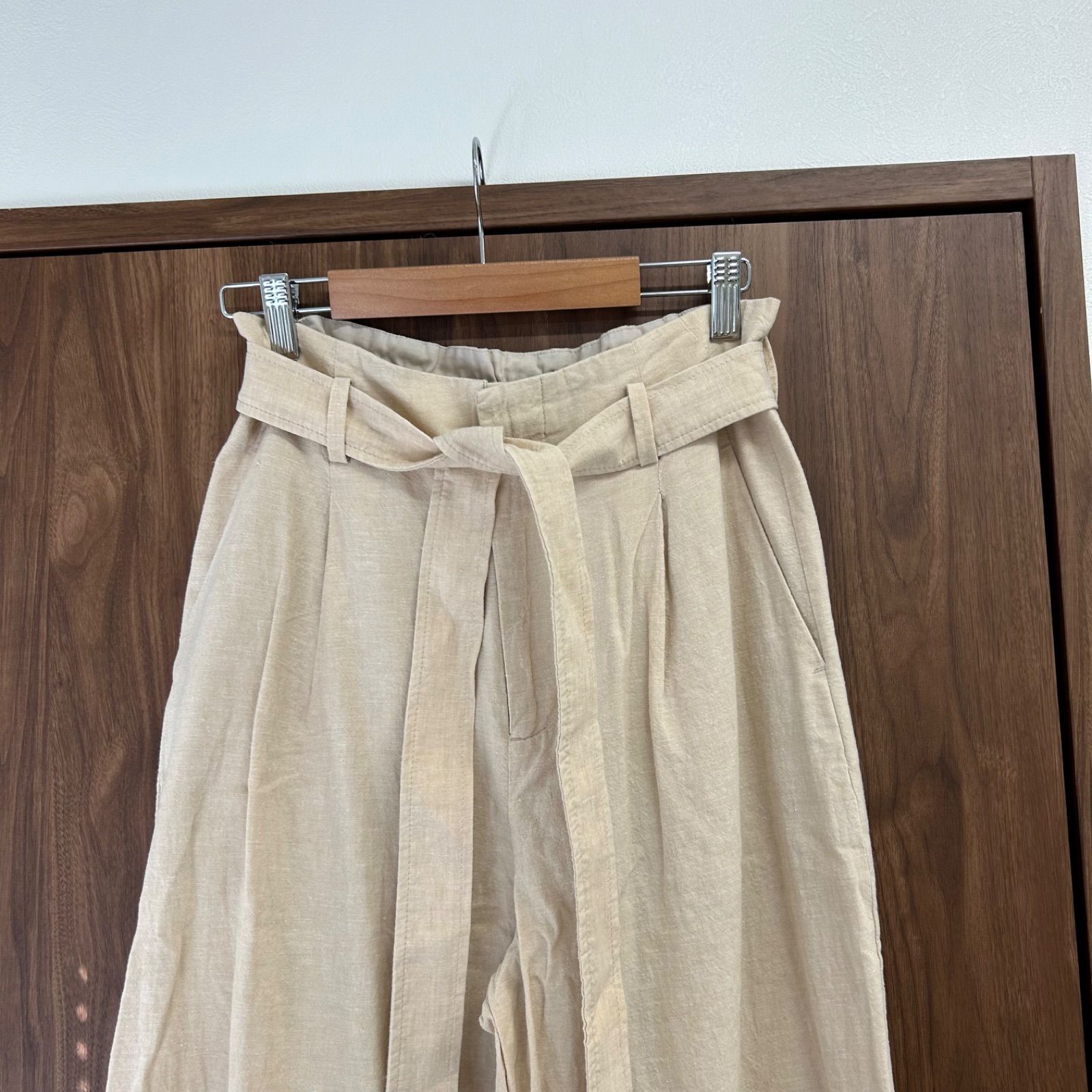 売り切れました。ユニクロ 麻 パンツ ベージュ ユニクロ ✨麻混 ショートパンツ ベージュ M リゾート