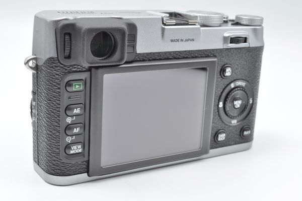 Fujifilm FinePix x100 シルバー デジタルカメラ 【278】