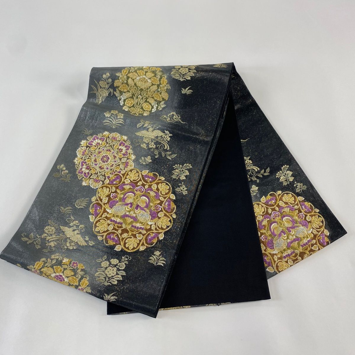 名古屋帯 美品 逸品 落款 じゅらく帝王紫 霞 金銀糸 金通し 薄紫 正絹 袋帯 美品 逸品 じゅらく 落款 帝王紫 華文 向かい鳥 金銀糸 箔