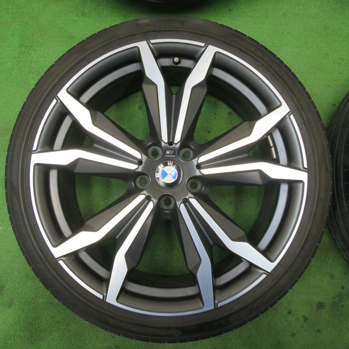 キレイ☆BMW X2 F39 Mスポーツ 純正 OP 225/40R20 ピレリ PZERO Pゼロ 