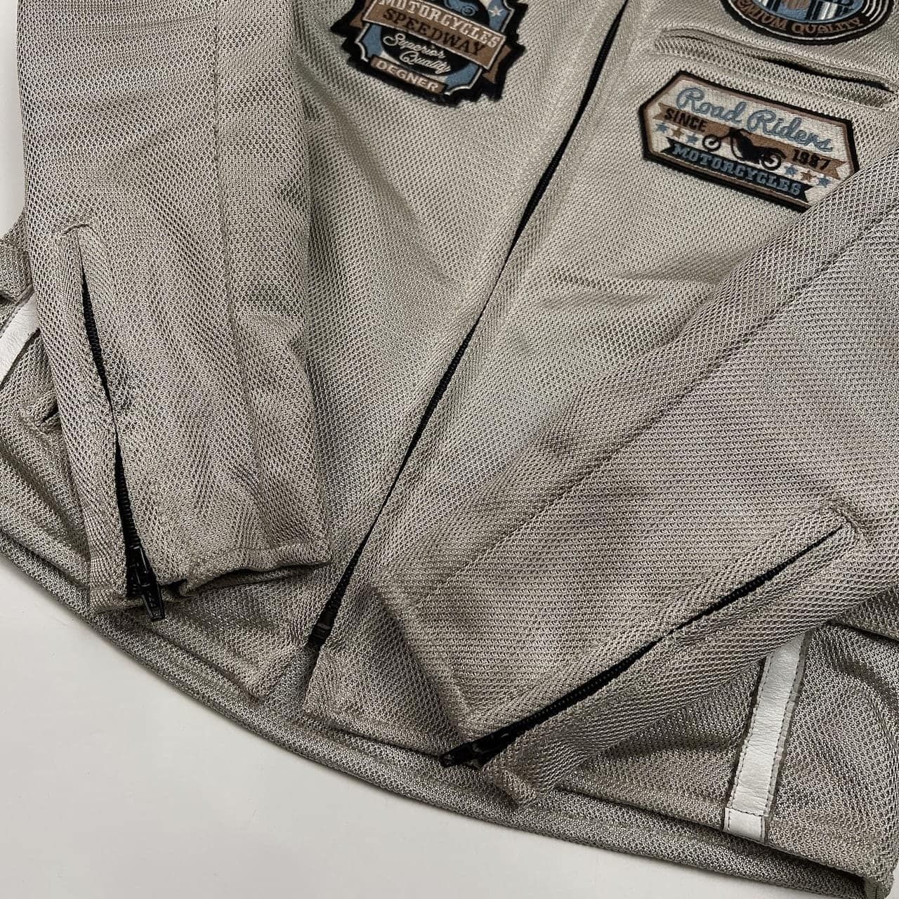 ほぼ新品 デグナー 秋冬 胸・肩・肘・背中プロテクター ソフトシェル