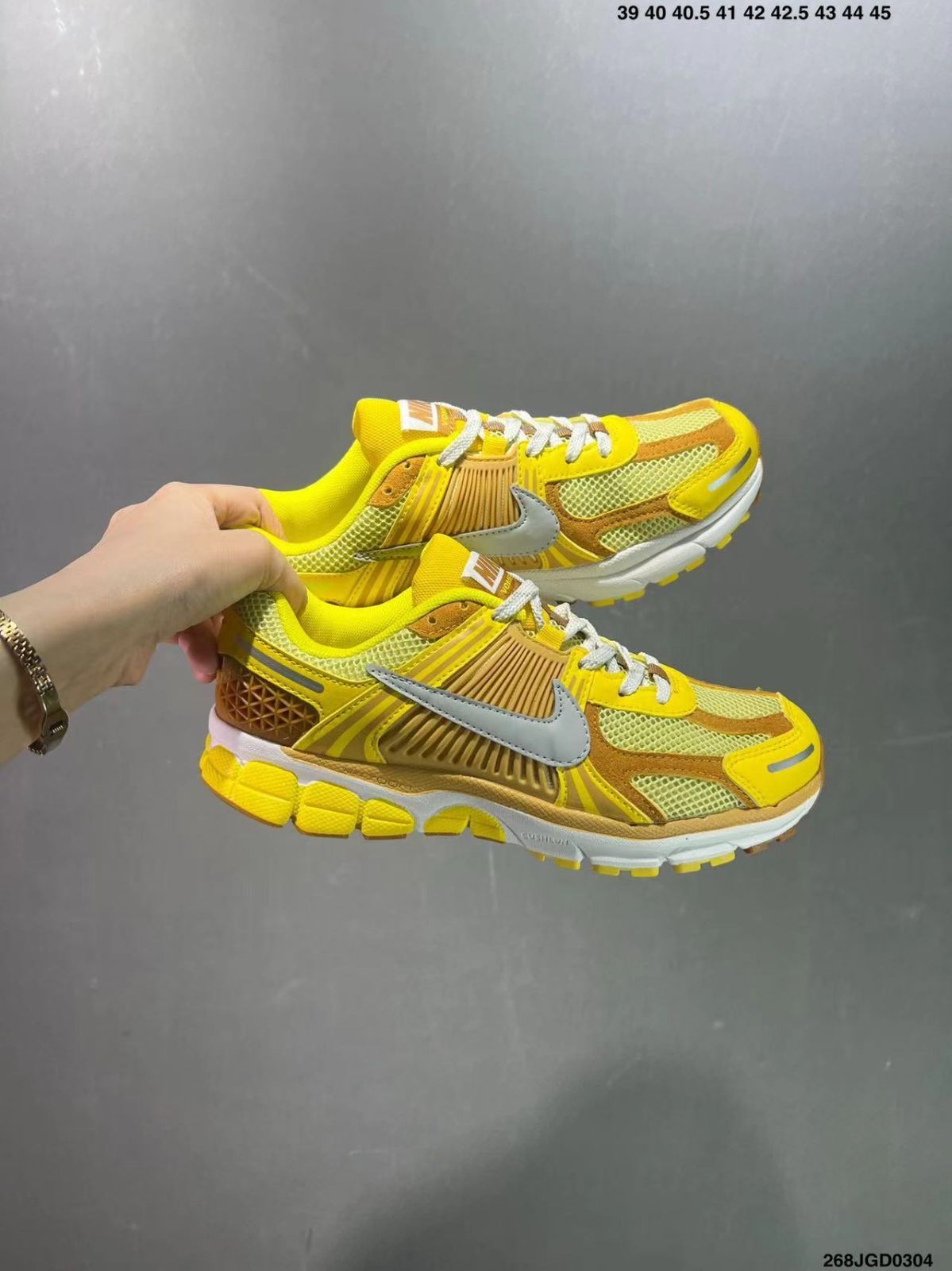 新品 未使用Nike Zoom Vomero 5 男女兼用 並行輸入品