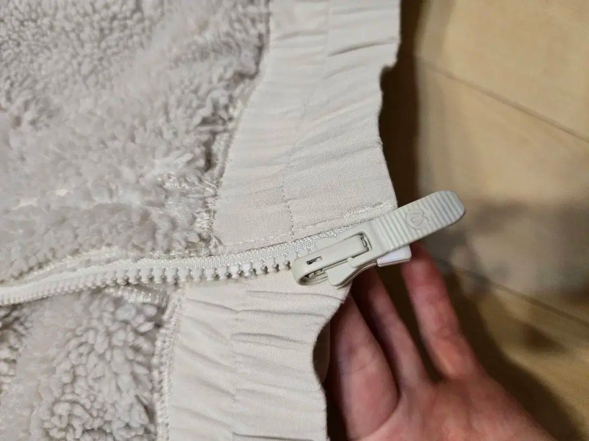 lululemon(ルルレモン) ボア ジップアップパーカー フード付き