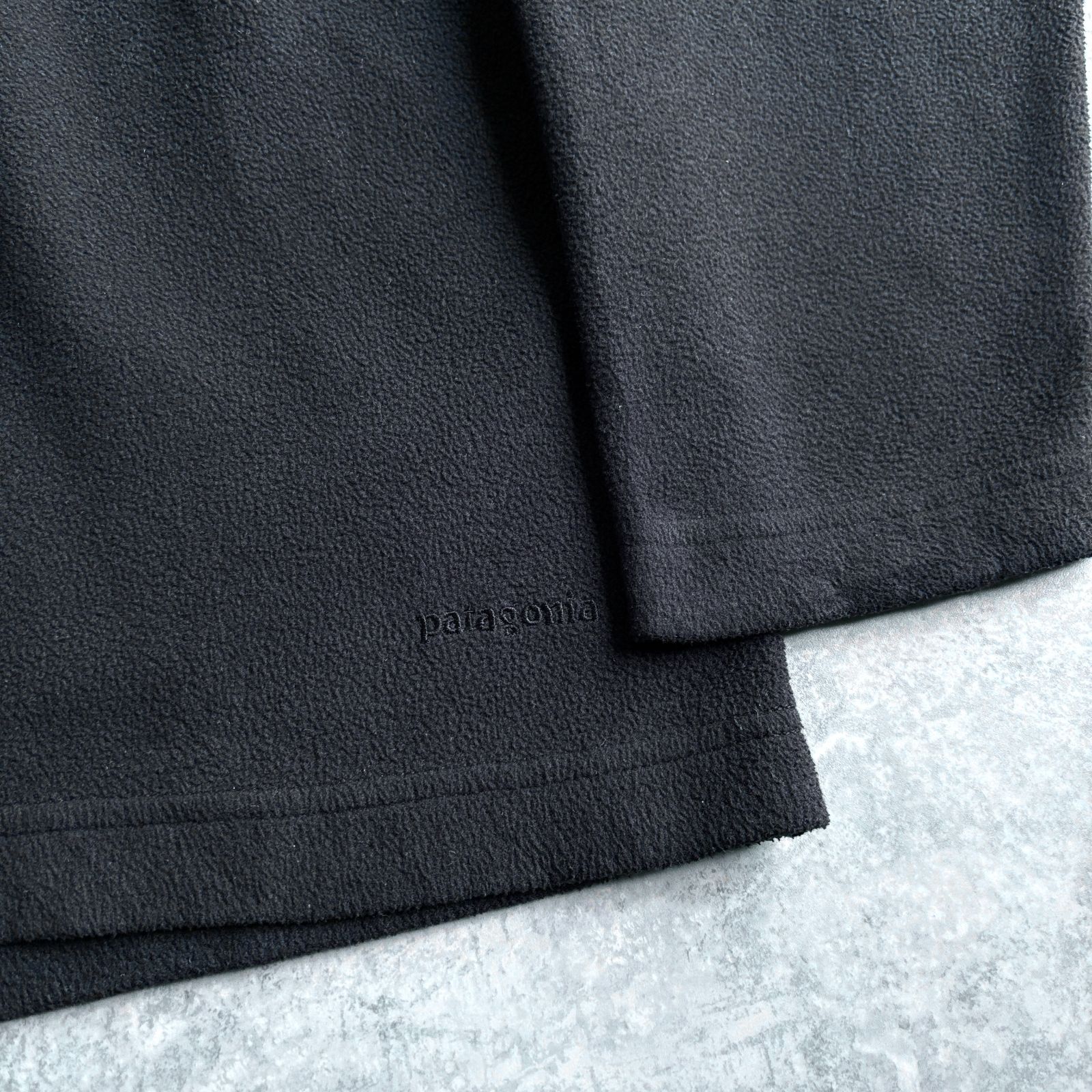 フリース ブラック