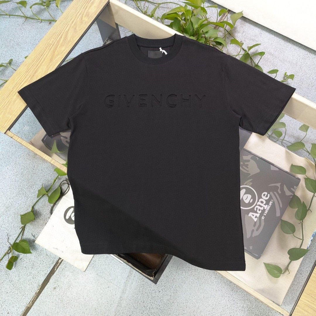 【GIVENCHY】関税込☆ ショートスリーブ プリント Tシャツ 本日限定特価】Givenchy メンズ&レディース カジュアル