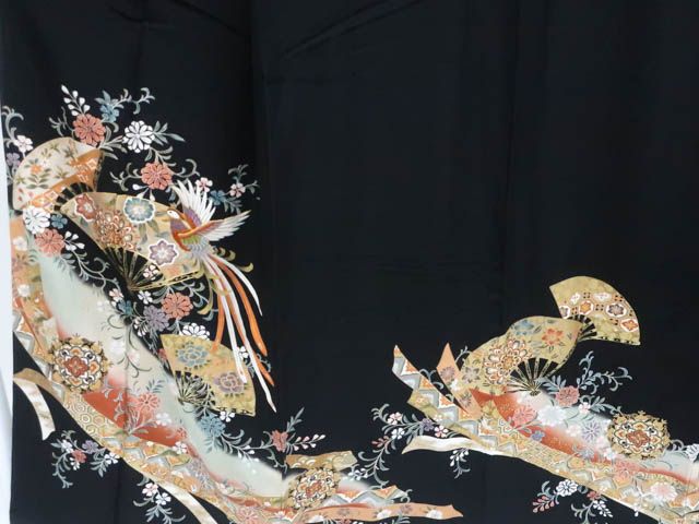 【着物】黒留袖 五つ紋 比翼仕立 刺繍 扇子に尾長鳥文 身丈約160cm 裄丈約66cm 25z06-3271 一輝堂】【着物】黒留袖 五つ紋 比翼仕立 刺繍 扇子に尾長鳥文 身丈約