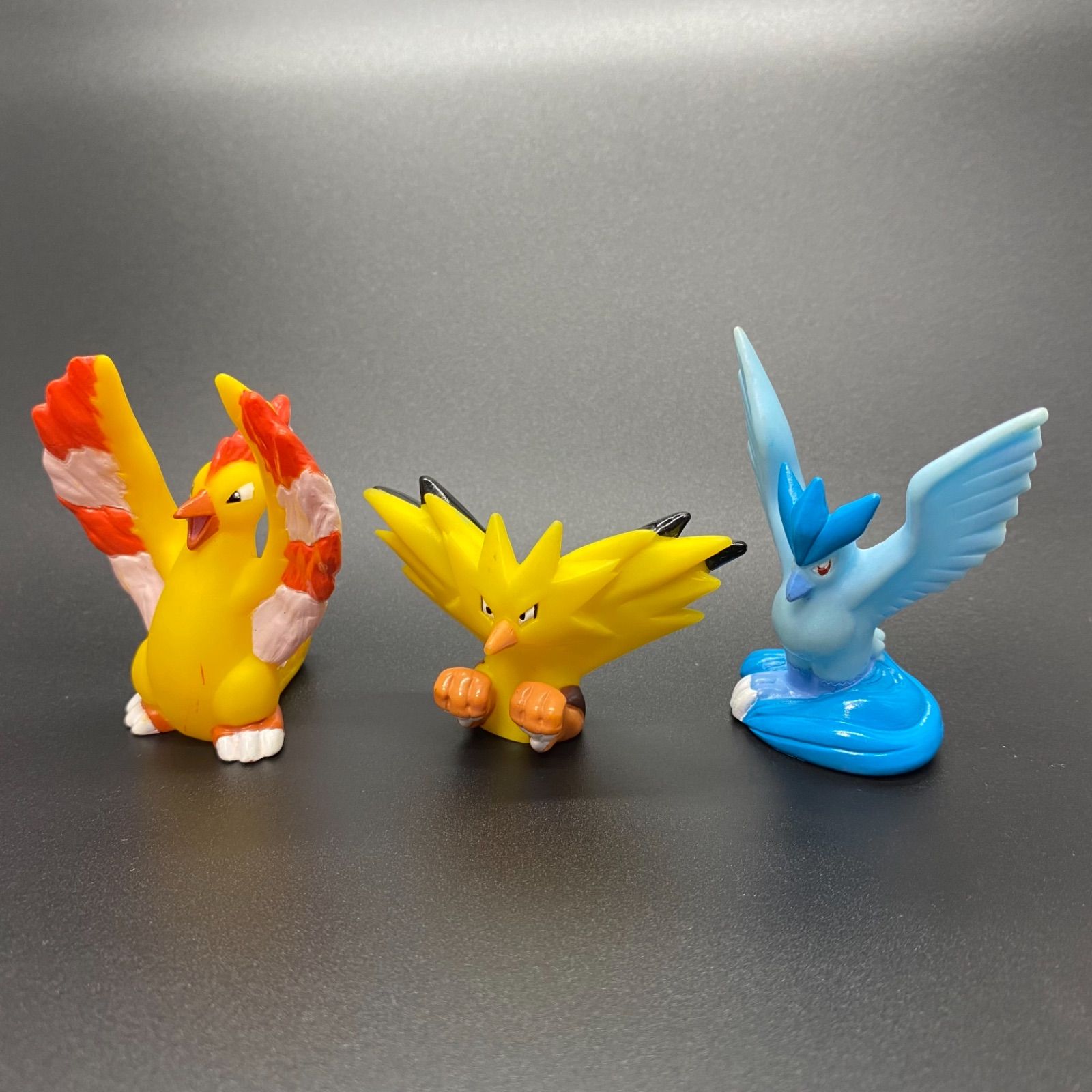 ポケモン指人形フィギュア 伝説のポケモン ファイヤー・サンダー ポケモン指人形フィギュア 伝説のポケモン ファイヤー・サンダー