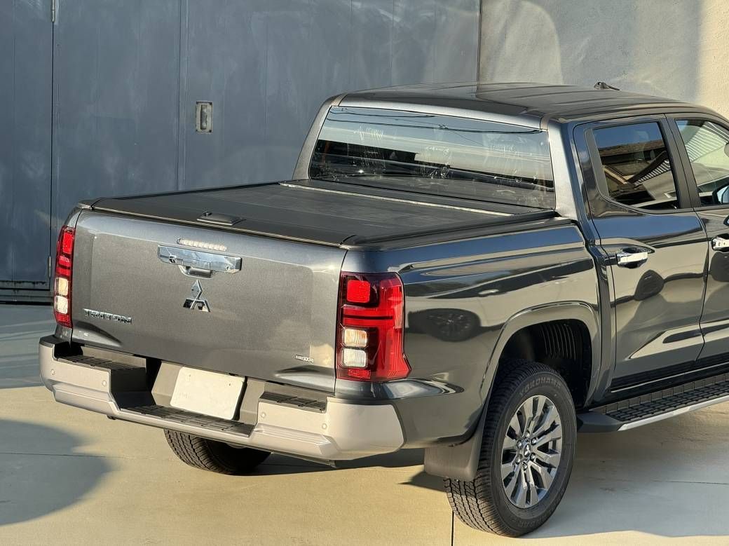 品 三菱 トライトン R3 シャッター式トノカバー ロック付 ～ GLS