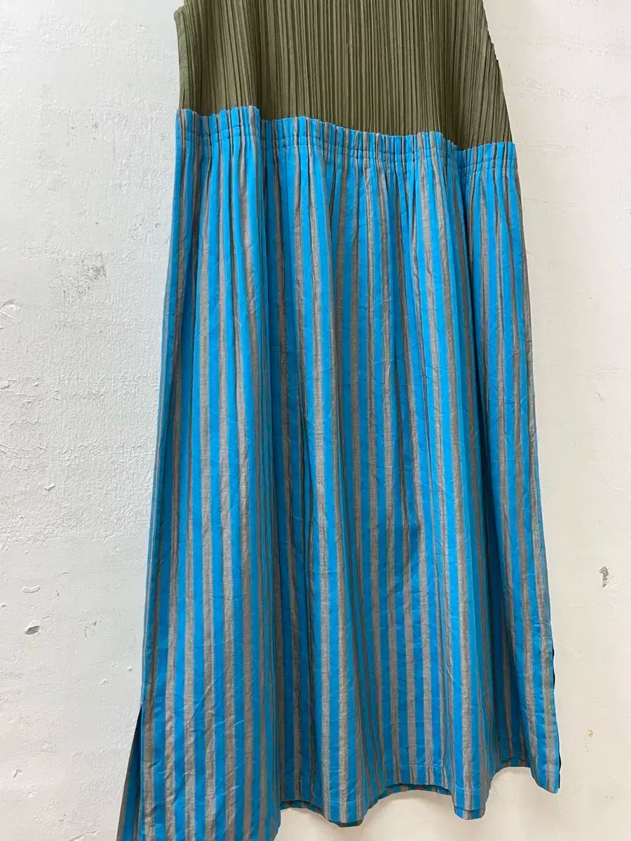 プリーツ プリーズ