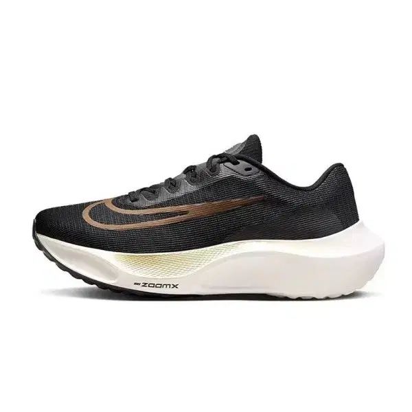 NIKE(ナイキ) ズーム 飛ぶ 5 ランニングシューズ マラソン