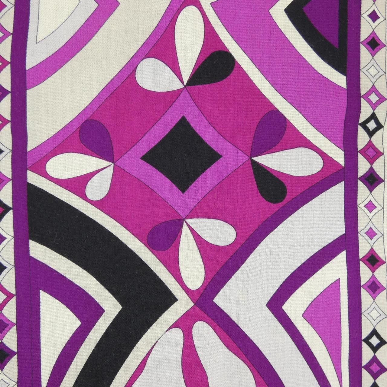 EMILIO PUCCI エミリオプッチフラワーパターンストール EMILIO PUCCI エミリオプッチフラワーパターンストール EMILIO PUCCI