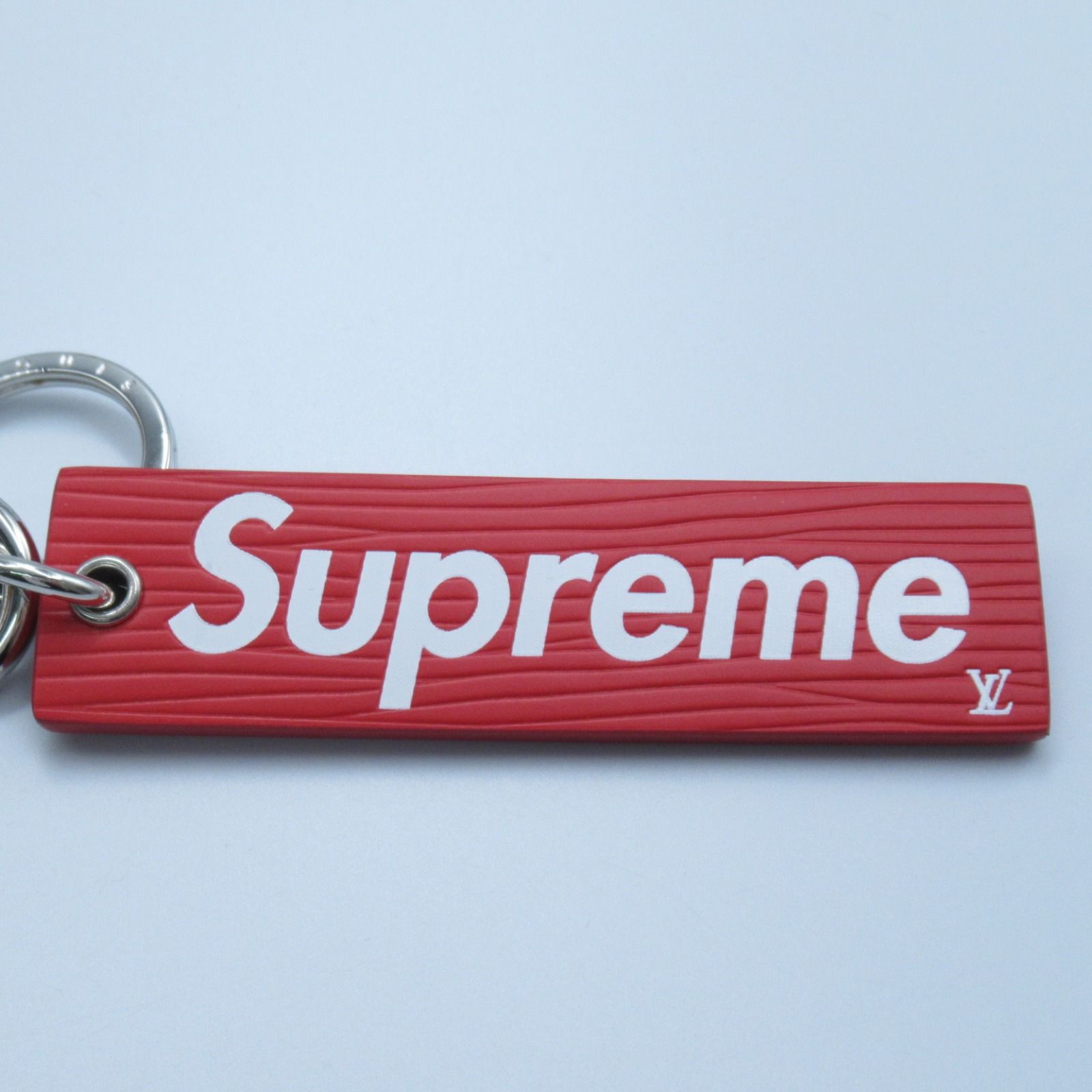 ルイ・ヴィトン キーホルダー SUPREMEコラボ キーホルダー - メルカリ