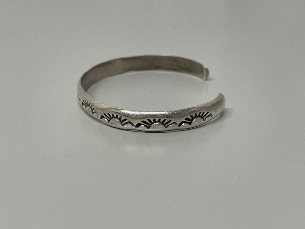 バングル ピアス