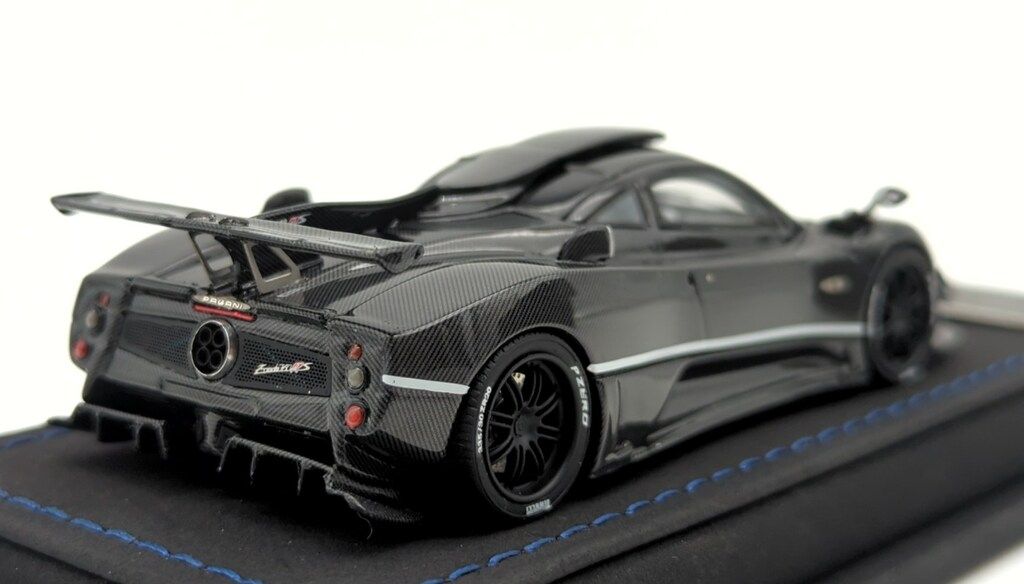 PEAKO 1/43レジン製 PAGANI Zonda 760RS(Full Carbon) 31504