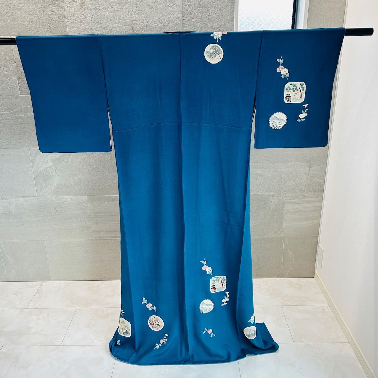 j*i様 付け下げ　　サービス品です 着物 付け下げ 青系 紺系 花 上品 中古美品 管理番号KKVMI83 - メルカリ