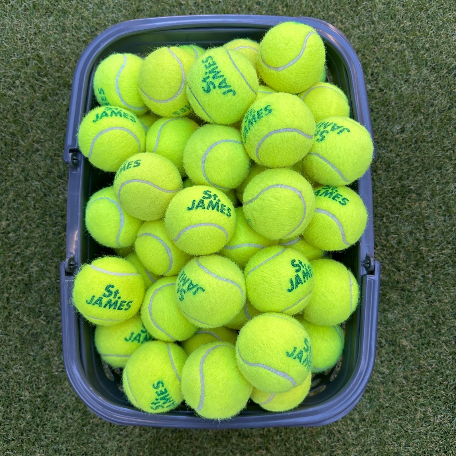 【超美品！】セントジェームス硬式テニスボール85球 1球あたり2試合分使用 超美品！】セントジェームス硬式テニスボール85球 1球あたり2試合分