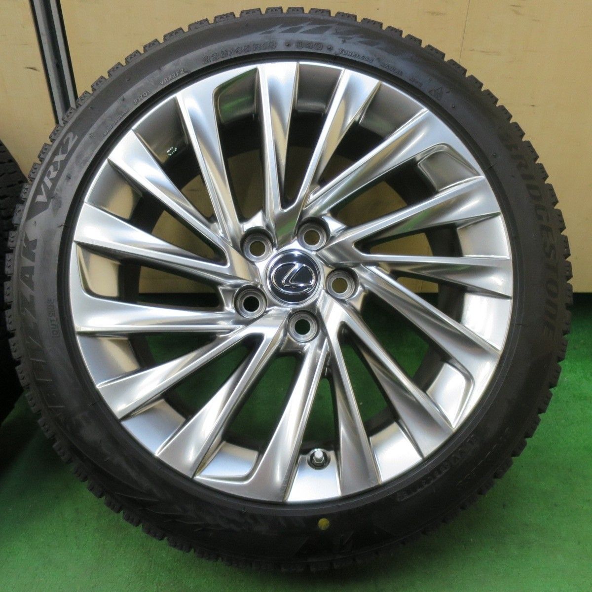 センサー付！バリ溝！8.5分☆レクサス ES バージョンL 純正 235/45R18
