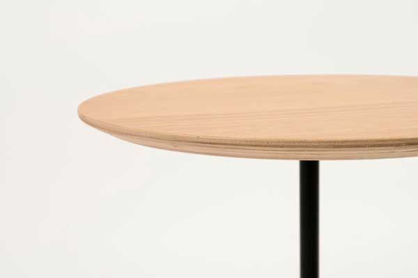 とブラックアイアンレッグのサイドテーブル W40×D40×H50cm