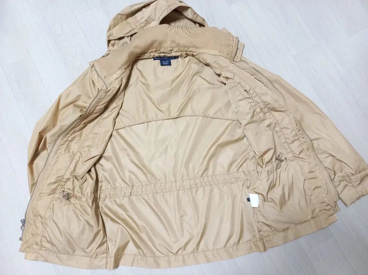 ウィンドブレーカー ジャケット