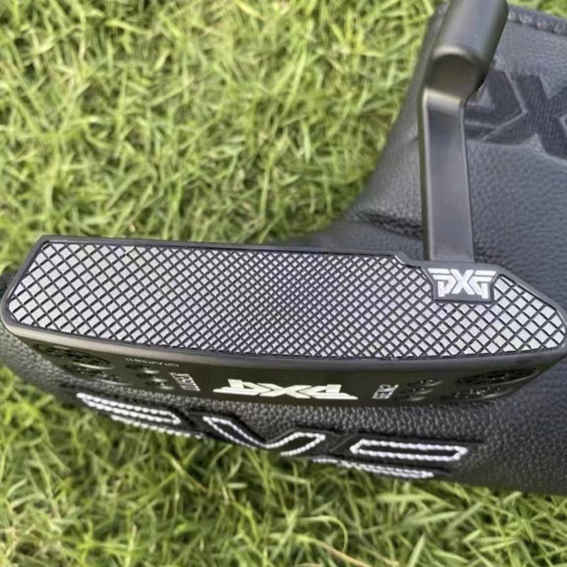 PXGゴルフパターPXG GEN2の最新モデルです （黒い軸） 32/33/34