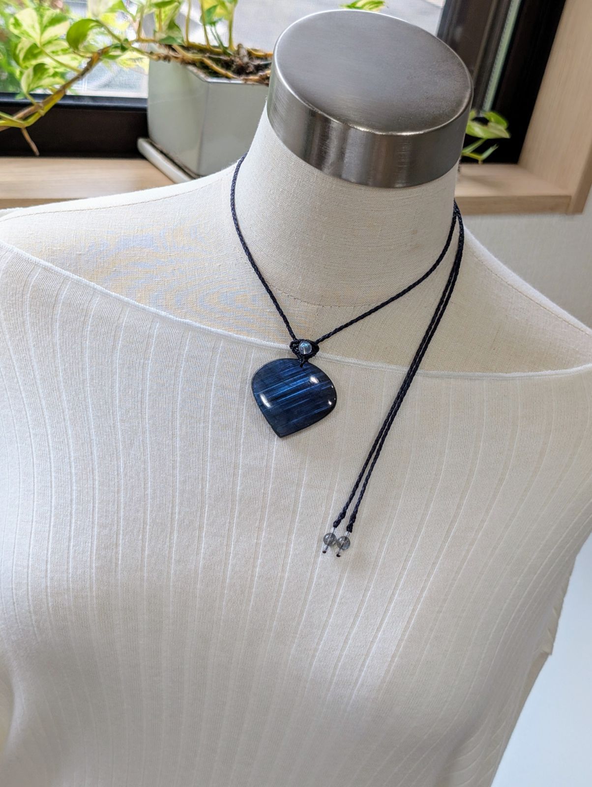 人気 ☆大きめ☆ラブラドライト(ストライプブルー)☆マクラメ編み