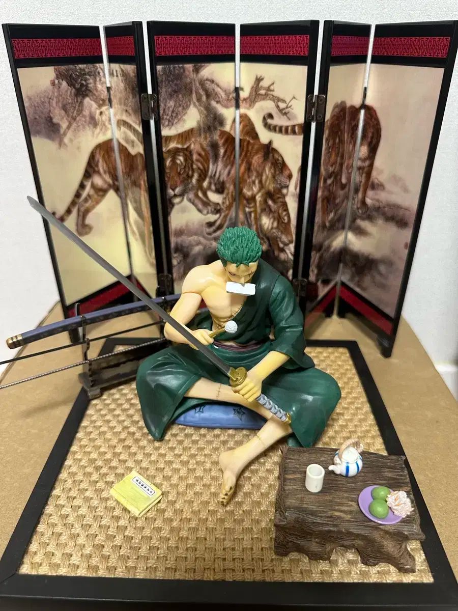 雷市場（ポンジャン）商品韓国直送】 ジオラマ ゾロフィギュア